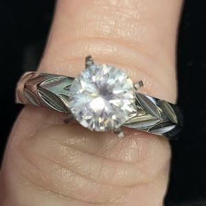 Stainless steel 1 carat round CZ brilliant stone size 8.5